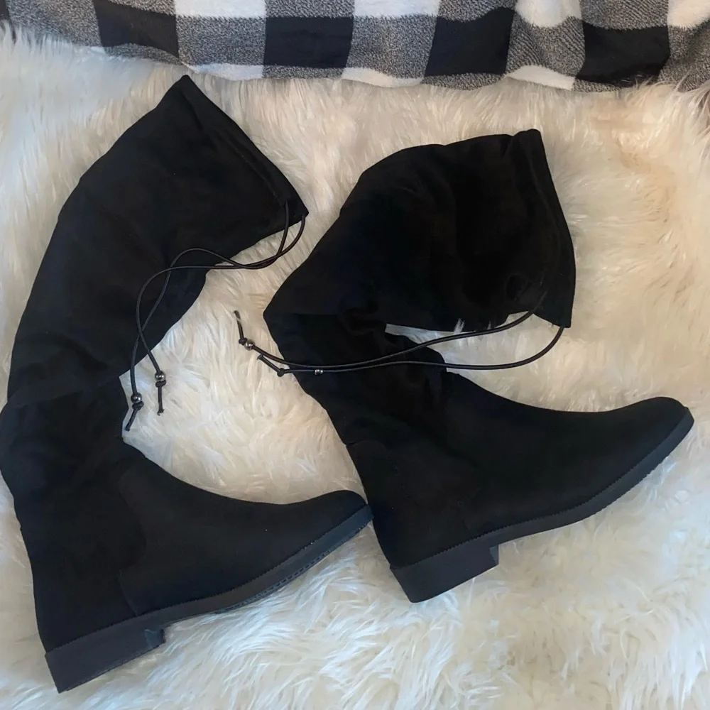 SO® English Muffin Women's Black Thigh-High Boots Tie Up Size 8 Shoes
